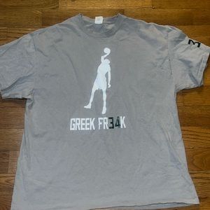 Giannis Antetokounmpo Milwaukee Bucks Greek Freak gray tshirt men's size XL